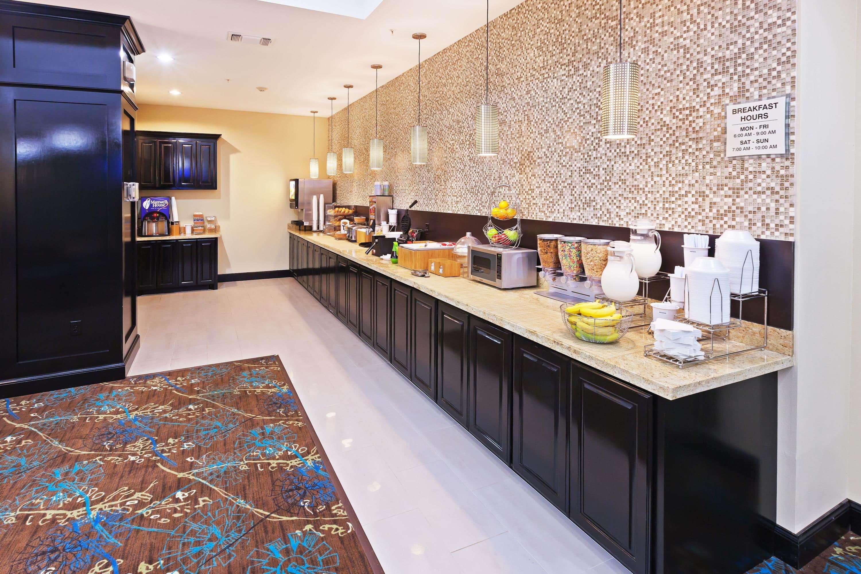 La Quinta By Wyndham Hotel